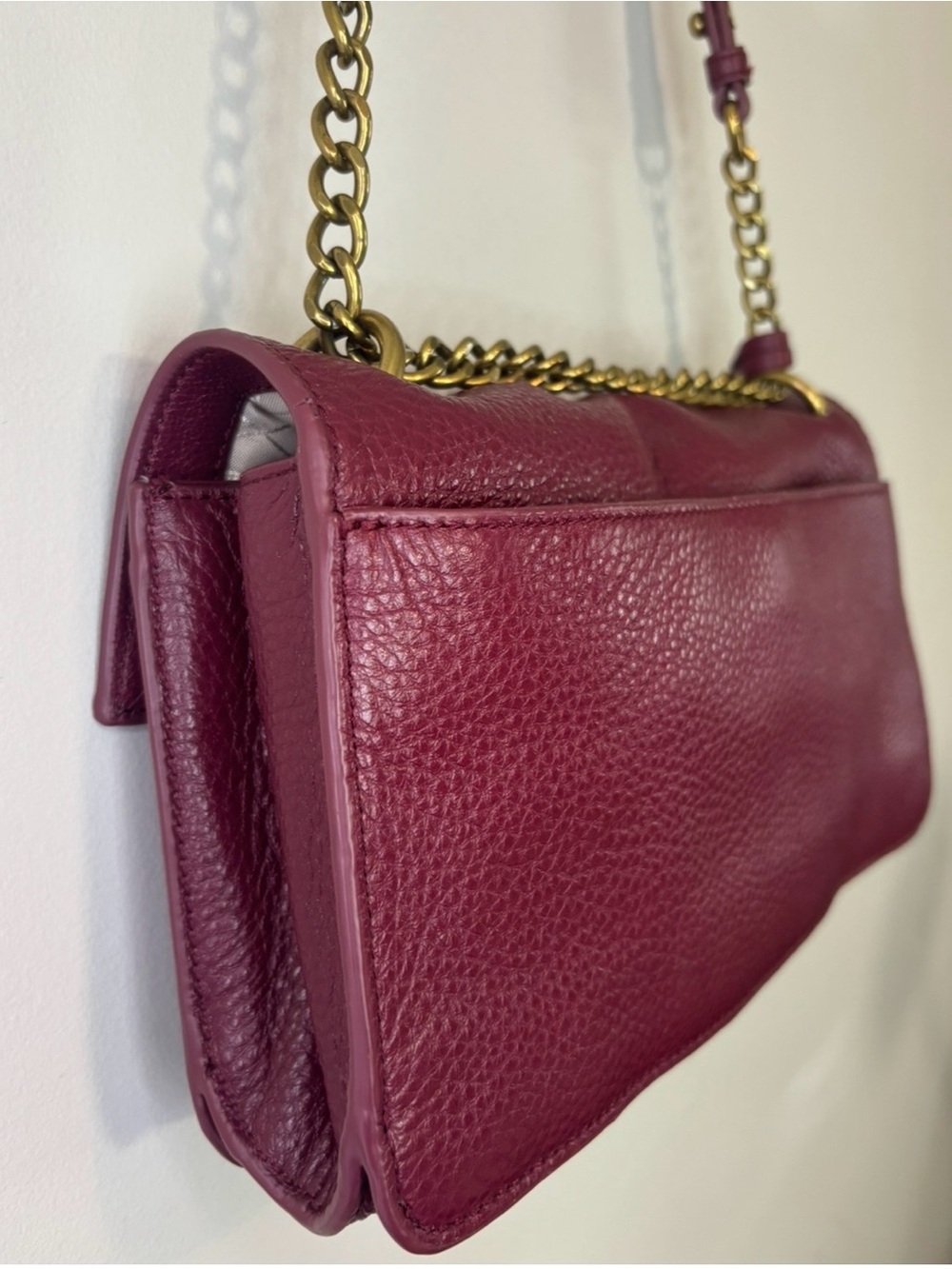 Badgley Mischka Burgundy Pebbled Leather Foldover Shoulder Bag Gold Chain - Picture 8 of 12